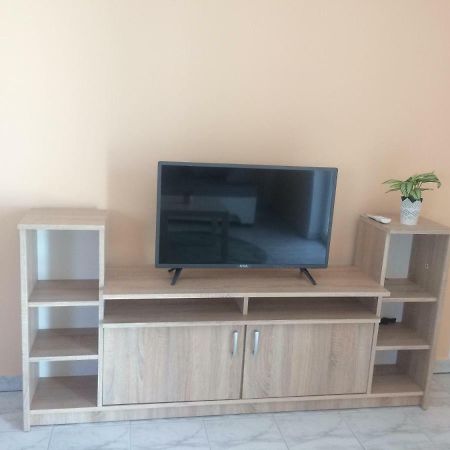 Obiteljski Apartman Filip U Blizini Plaze Za Djecu Palit Esterno foto